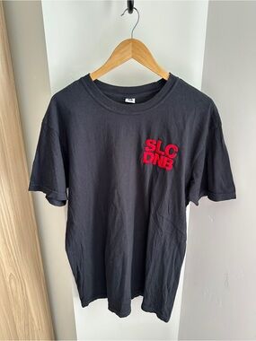 V2 SLC DNB Black Red Embroidered Graphic T-Shirt 100% Cotton Unisex L